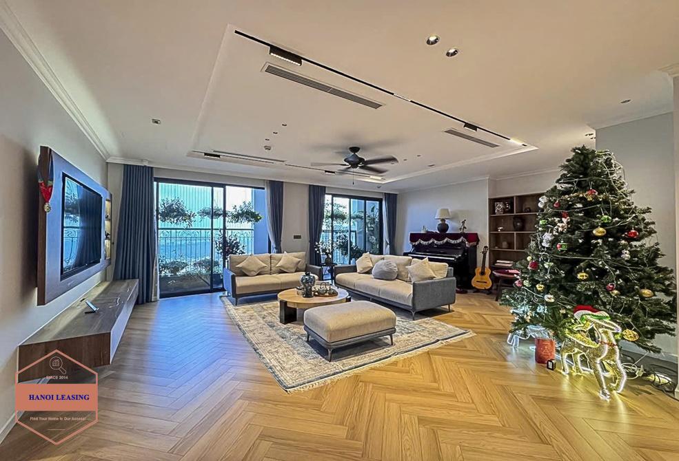 Four bedrooms apartment for rent in Sunshine City Tay Ho For rent