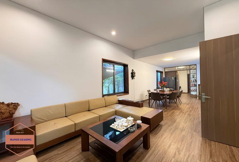 Nice house with gig garden for rent in An Duong, Tay Ho Nice house with gig garden for rent in An Duong, Tay Ho