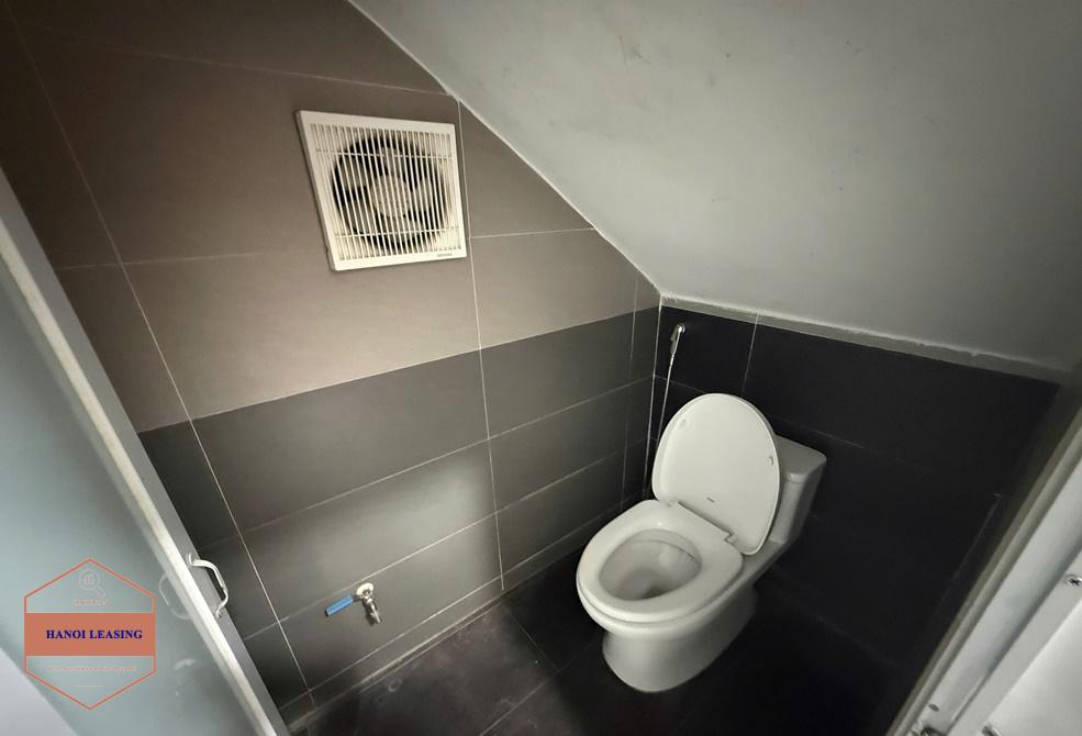 Small house for rent in Xuan dieu st, Tay Ho Small house for rent in Xuan dieu st, Tay Ho