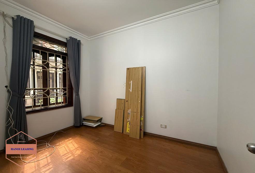 Small house for rent in Xuan dieu st, Tay Ho Small house for rent in Xuan dieu st, Tay Ho