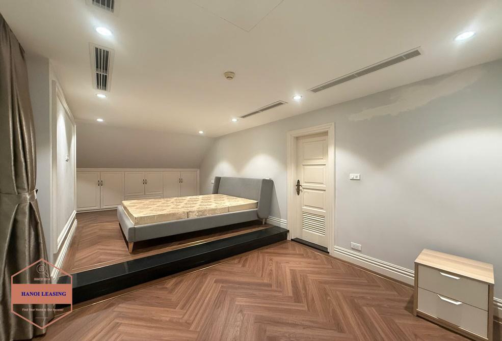 Penthouse apartment for rent in E4 Tower, Ciputra, Ha Noi Penthouse apartment for rent in E4 Tower, Ciputra, Ha Noi