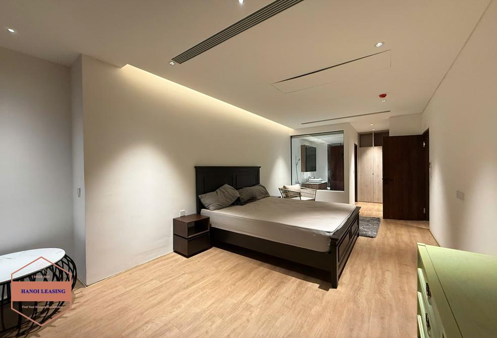 Four bedrooms apartment for rent in To Ngoc Van st, Tay Ho Four bedrooms apartment for rent in To Ngoc Van st, Tay Ho