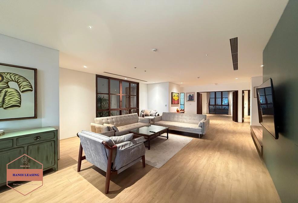 Four bedrooms apartment for rent in To Ngoc Van st, Tay Ho