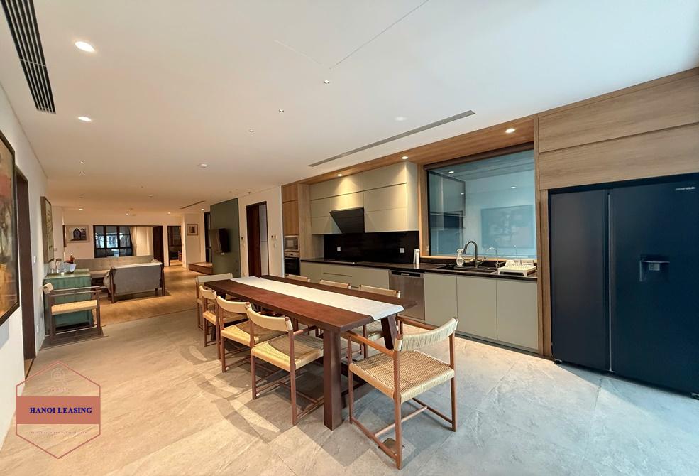 Four bedrooms apartment for rent in To Ngoc Van st, Tay Ho Four bedrooms apartment for rent in To Ngoc Van st, Tay Ho