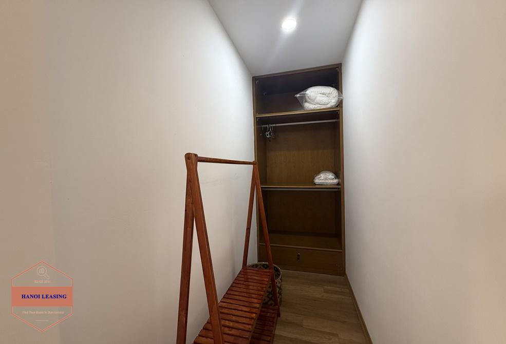 Bright one bedroom for rent in alley 31 Xuan dieu st, Tay Ho Bright one bedroom for rent in alley 31 Xuan dieu st, Tay Ho