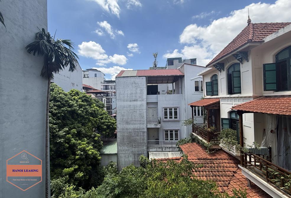 Bright one bedroom for rent in alley 31 Xuan dieu st, Tay Ho Bright one bedroom for rent in alley 31 Xuan dieu st, Tay Ho