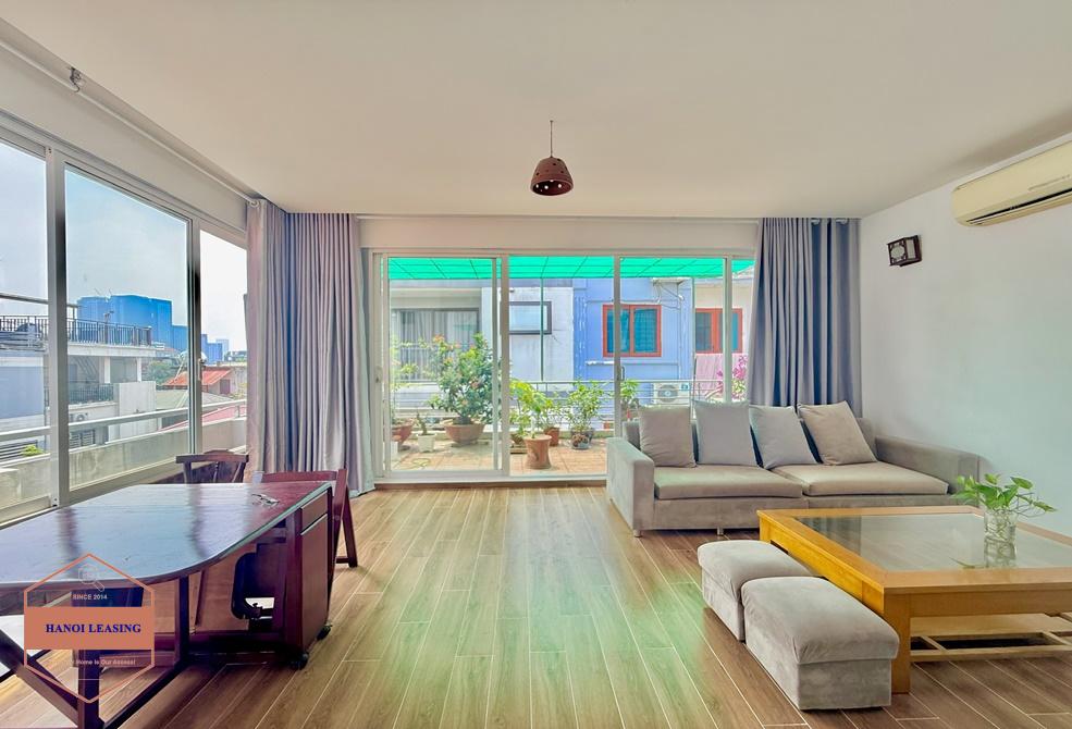 Apartment on the top floor for rent in alley 399 Au co, Tay Ho