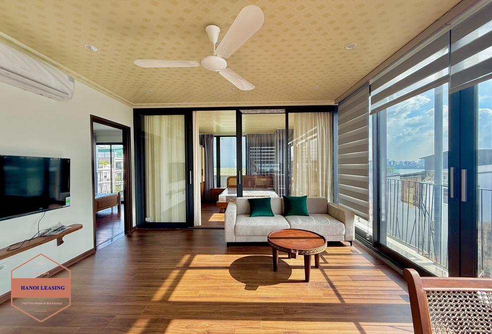 Lake view 2 bedrooms apartment for rent in alley 50 Dang Thai Mai st, Tay Ho